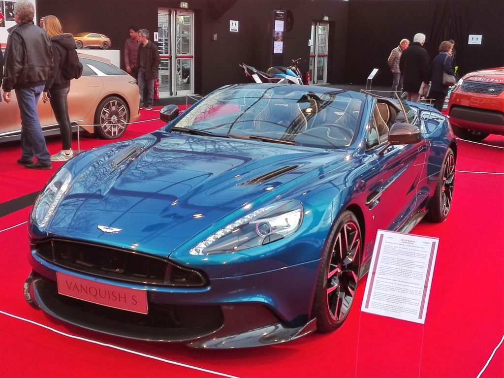 aston_martin_vanquish_volante